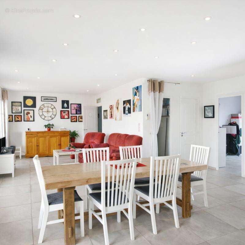 Maison à PERNAY