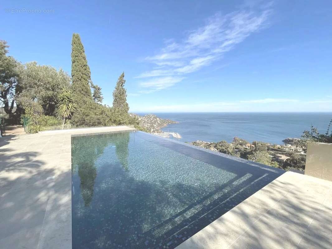 Maison à THEOULE-SUR-MER