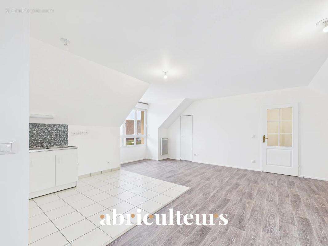 Appartement à SURVILLIERS