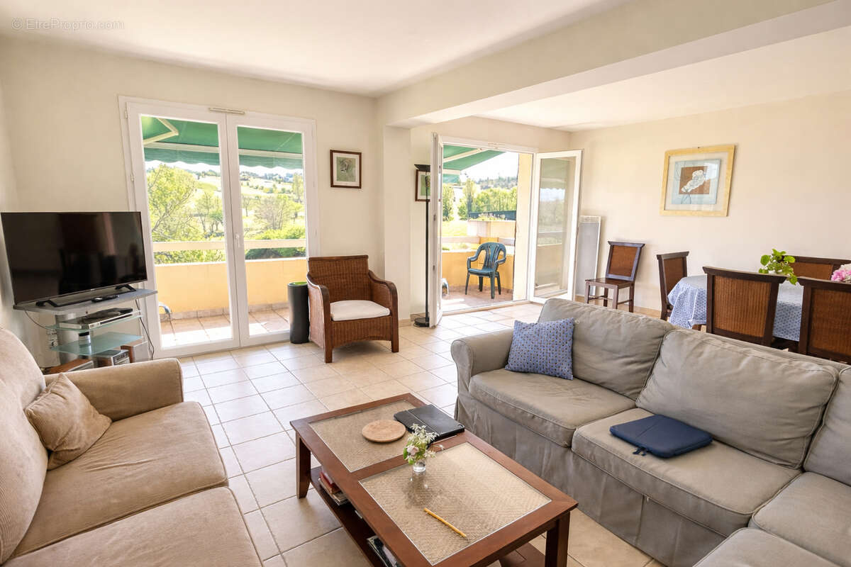 Appartement à CASTELNAUD-DE-GRATECAMBE