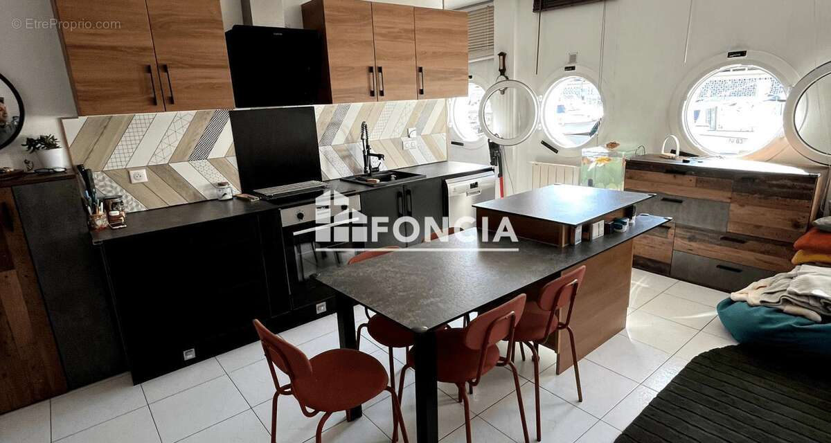 Appartement à MANDELIEU-LA-NAPOULE