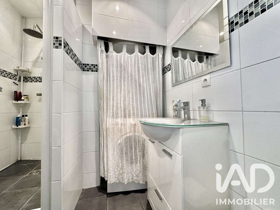 Photo 8 - Appartement à CHOISY-LE-ROI