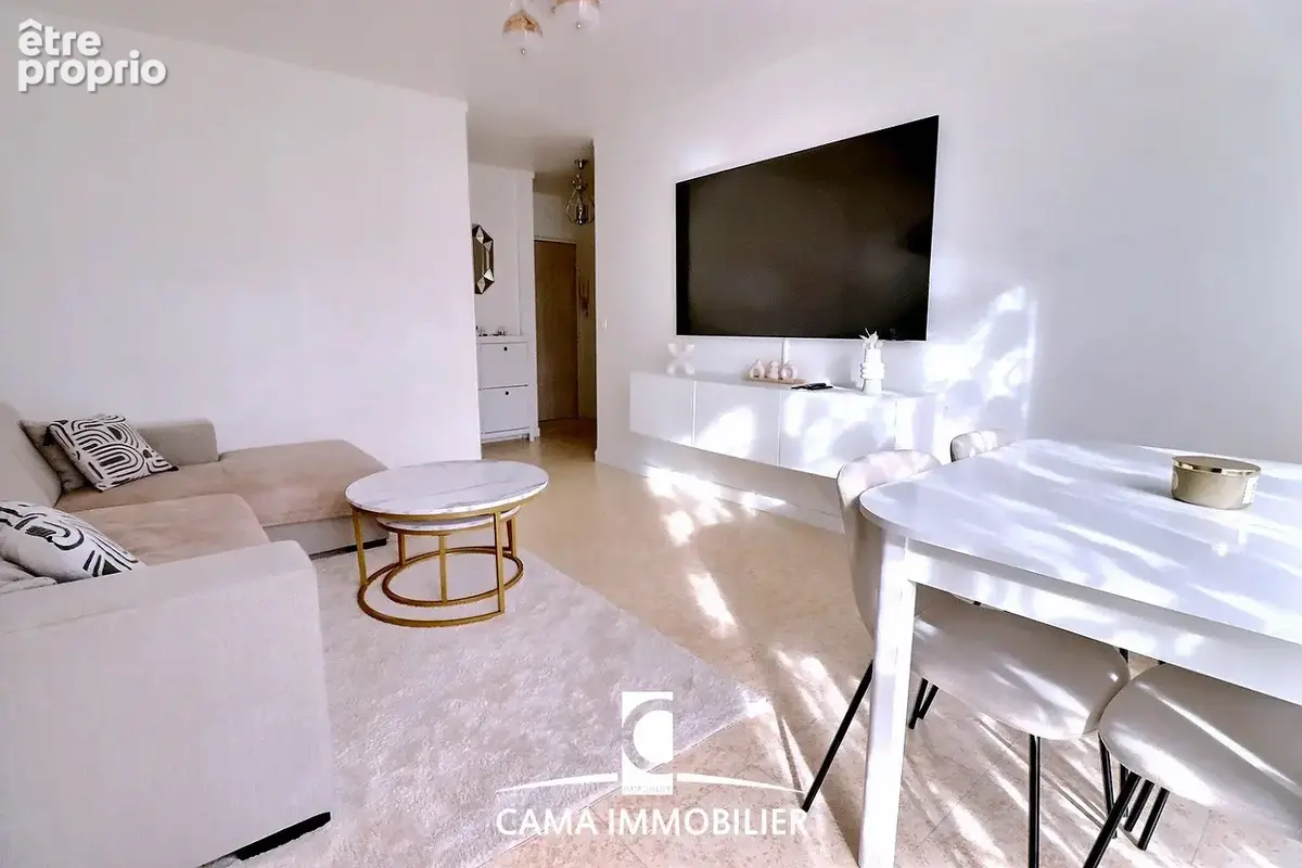 Appartement à FONTENAY-LE-FLEURY