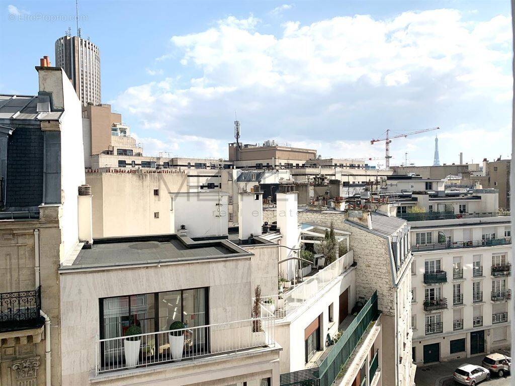 Appartement à NEUILLY-SUR-SEINE