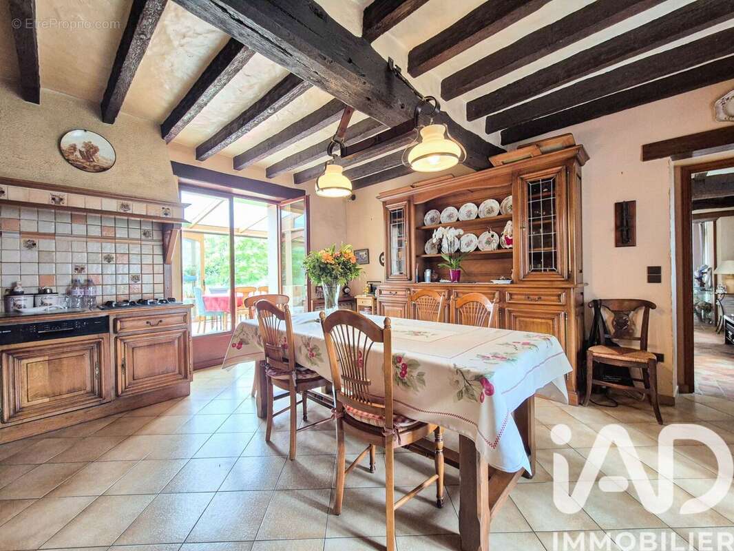 Maison 181 m² à Bourdonne  - photo 4