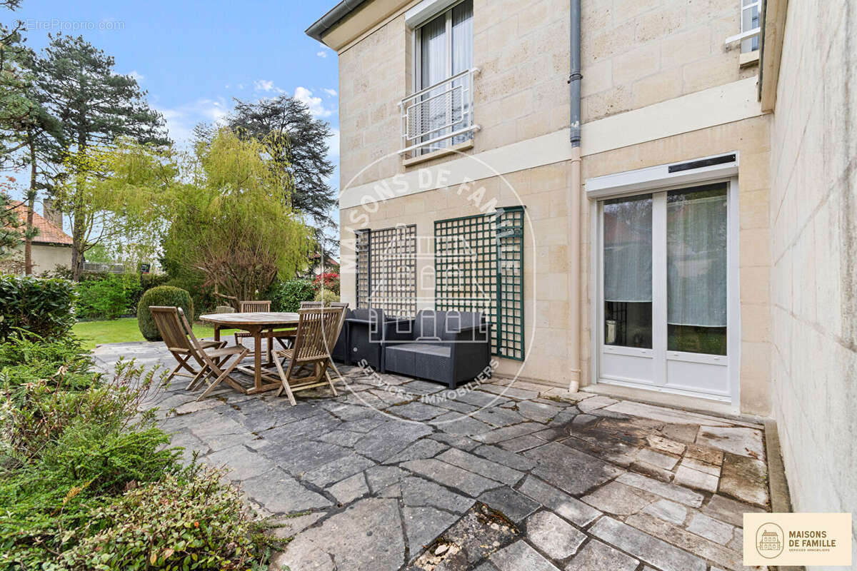 Maison à LA CELLE-SAINT-CLOUD