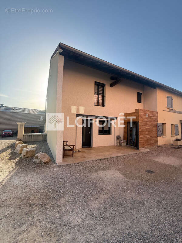Maison à MEZERIAT