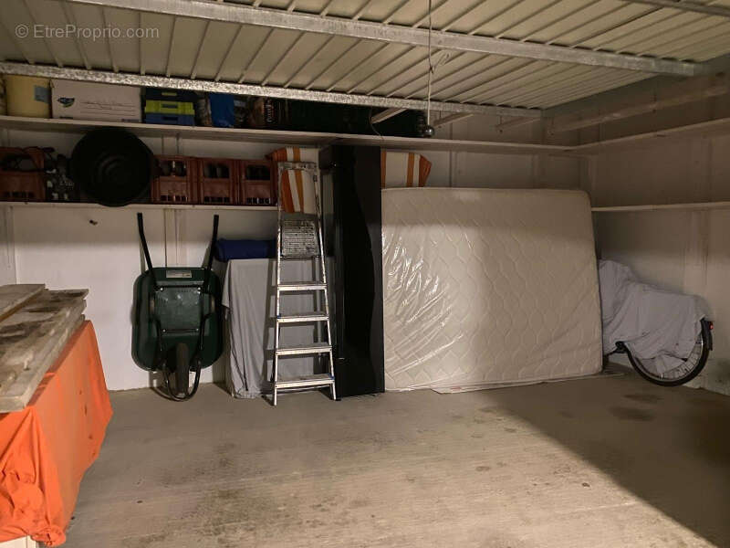 Parking à SAINT-HILAIRE-DE-RIEZ