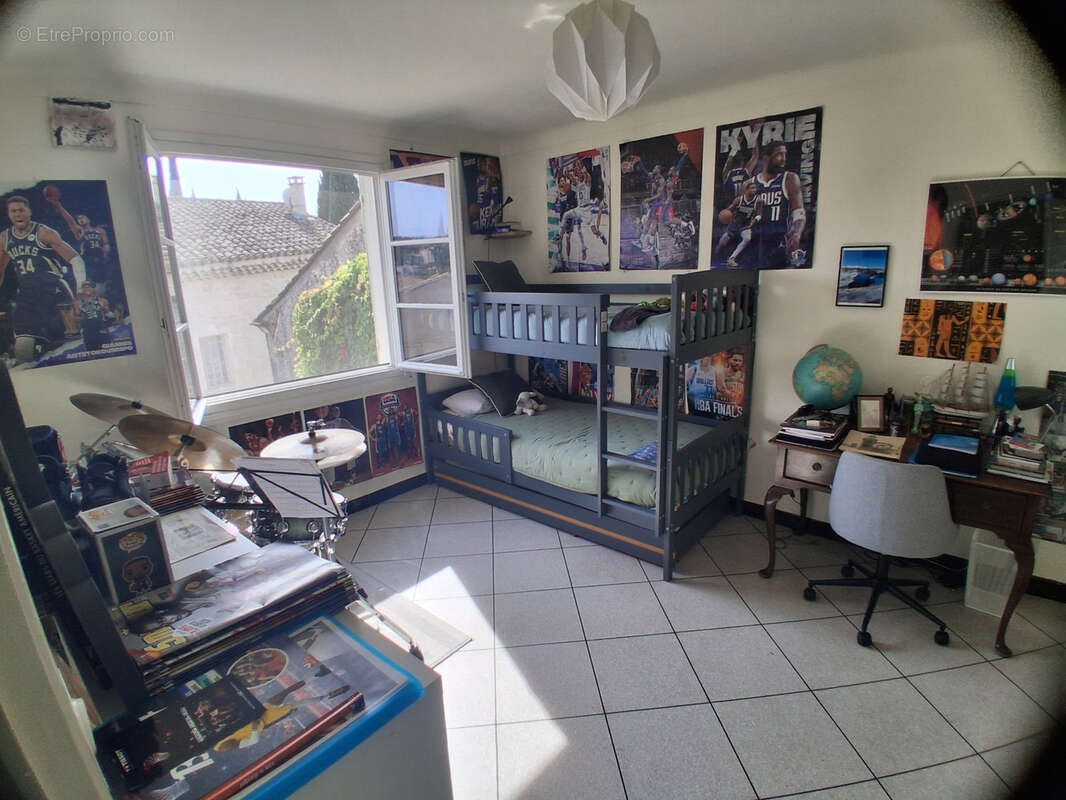 Maison à FONTVIEILLE