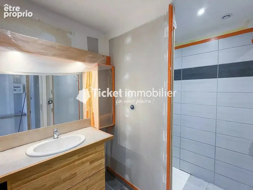 Appartement t2 45m2 pibrac centre, 1er étage, terrasse de 19m2, cuisine et salle d'eau neuves, travaux bien avancés etc ... - photo 7