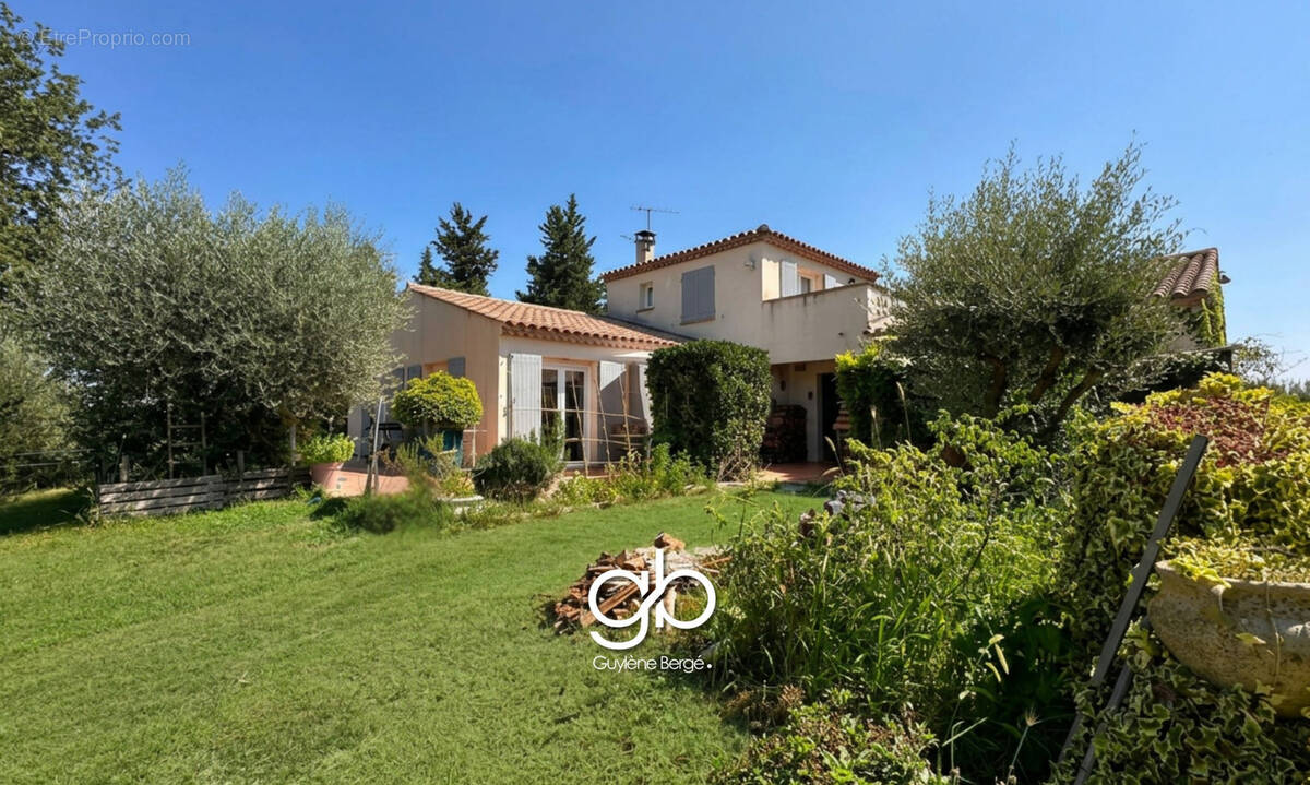 Propriété familiale avec 3 logements indépendants, piscine, installations équestres et hangar à boisseron - photo 1