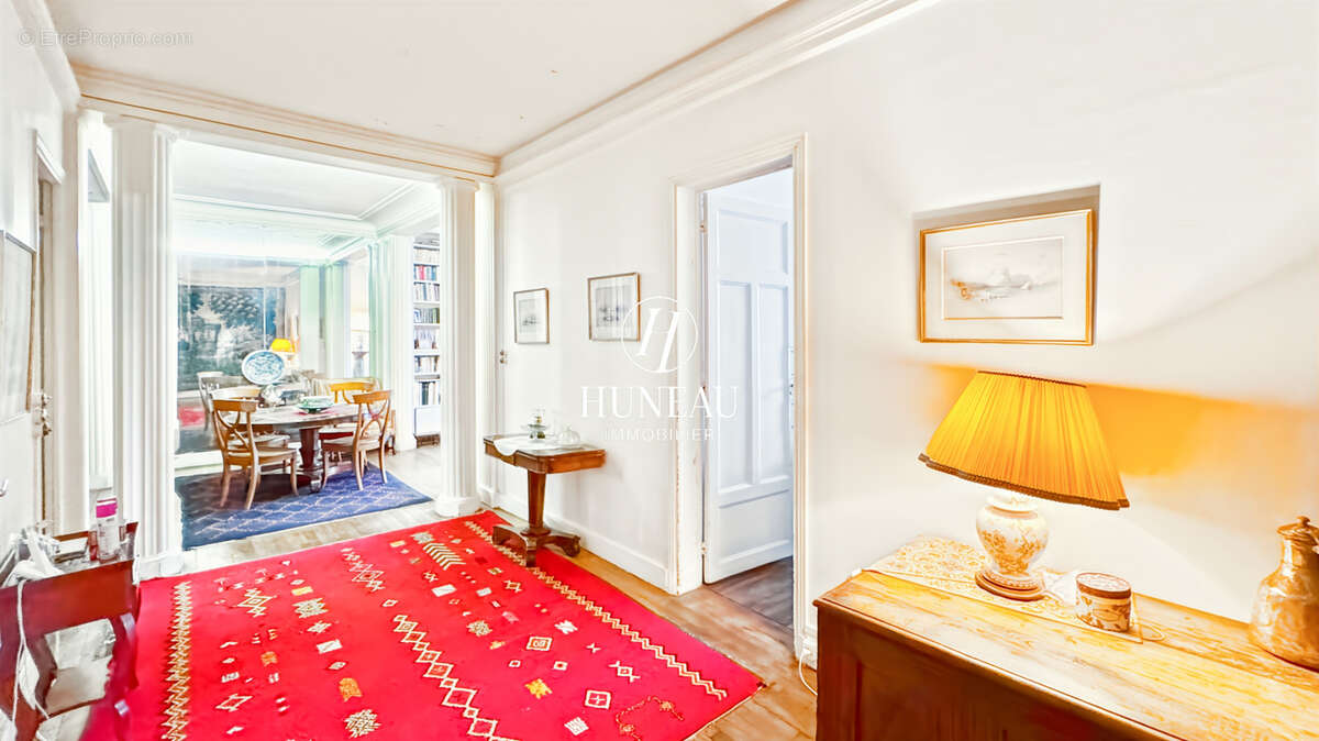 Appartement à PARIS-17E