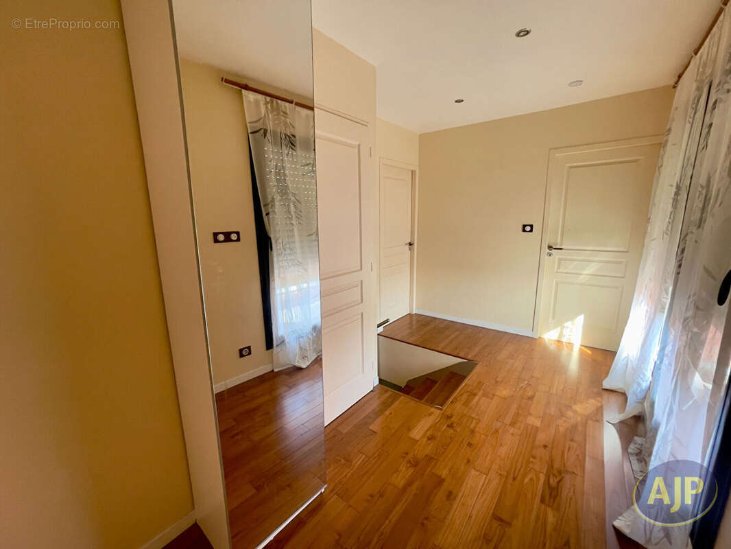 Maison à LA CHAPELLE-SUR-ERDRE