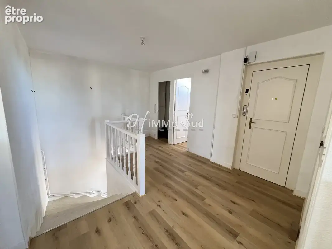 Appartement t4 de 110 m2 - ascenseur - terrasses - cellier - garage - photo 10