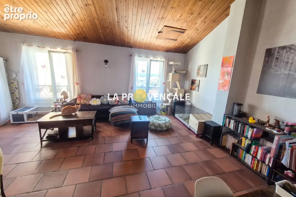 Appartement 3 pièces 61 m² à vendre à Trets (13530) - photo 2