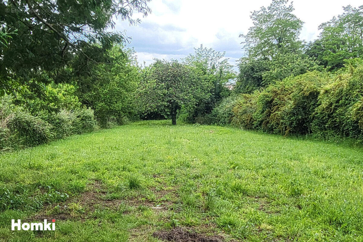 Terrain à CASTILLON-LA-BATAILLE