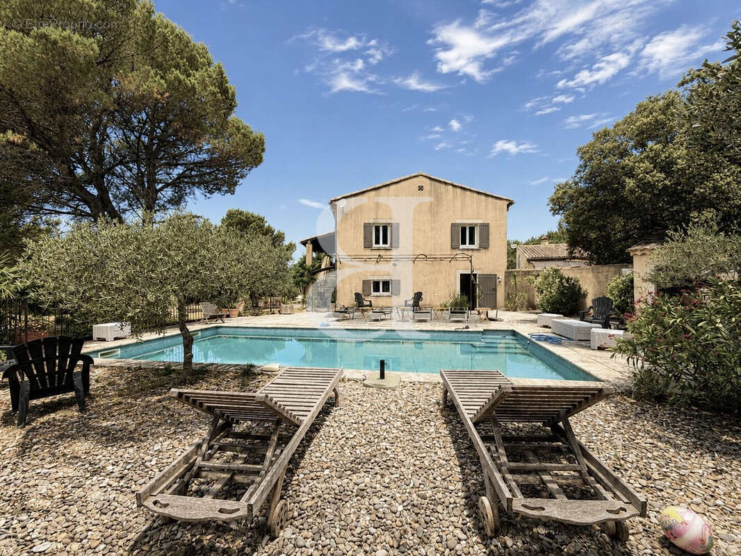 Maison à L'ISLE-SUR-LA-SORGUE