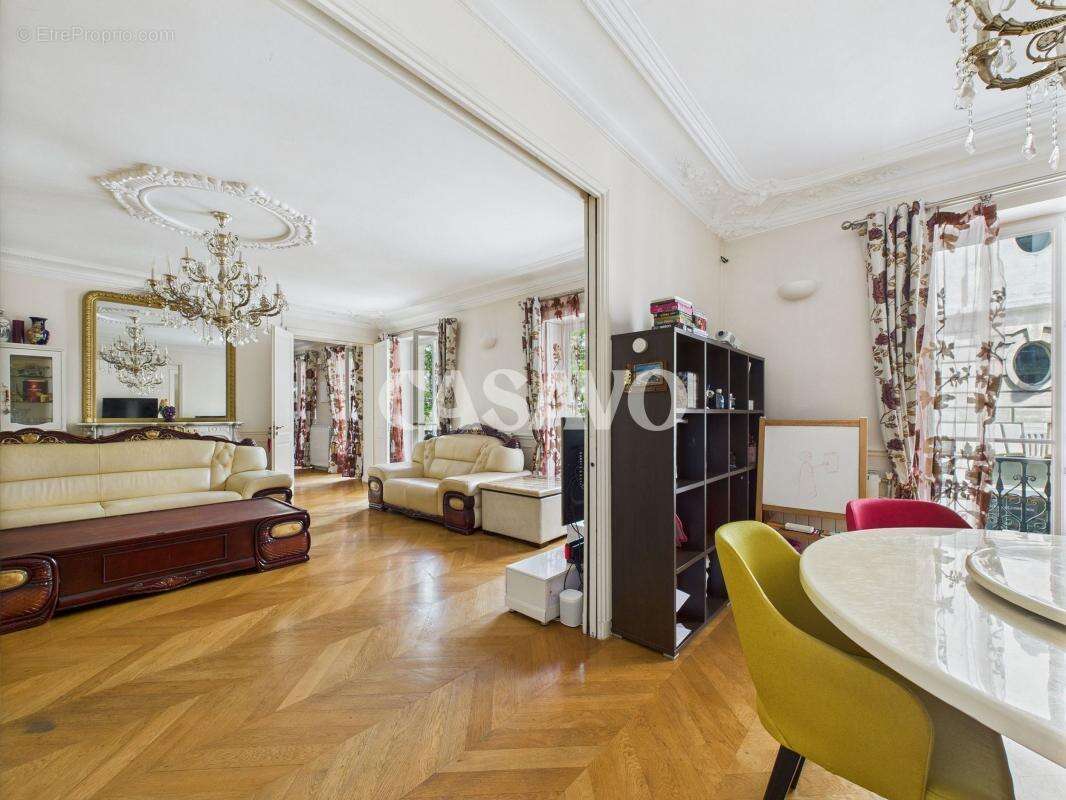 Appartement à PARIS-10E