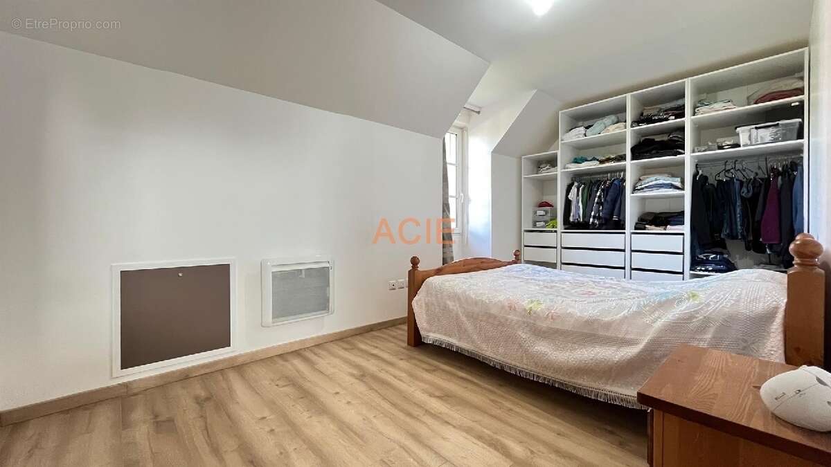 Maison à EPIAIS-LES-LOUVRES