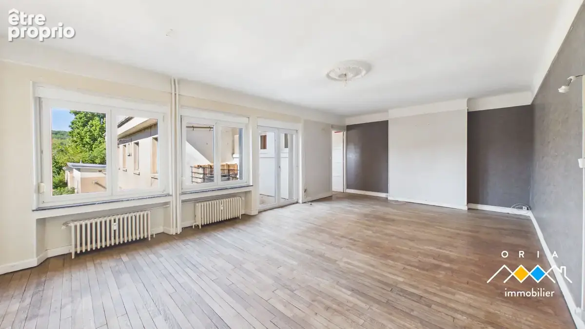 Appartement à CHARMES