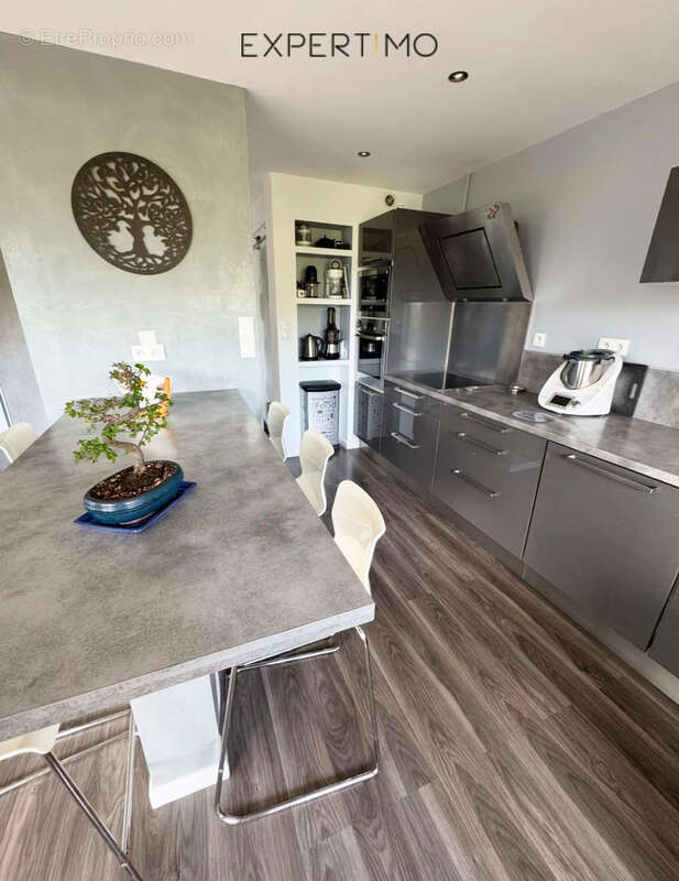 Appartement T4 de 83 m2 avec grand balcon   Résidence du Château - photo 9