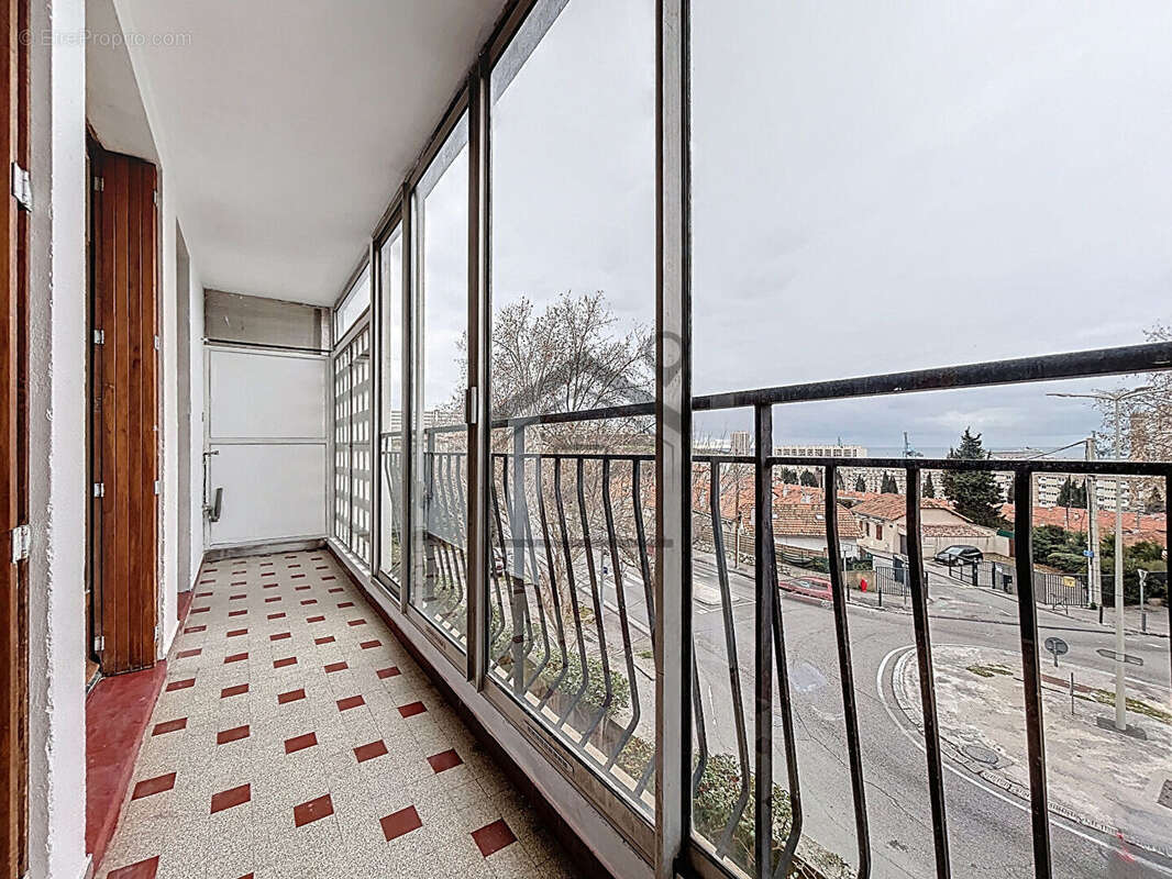 Appartement 61 m² à Marseille-15e  - photo 3