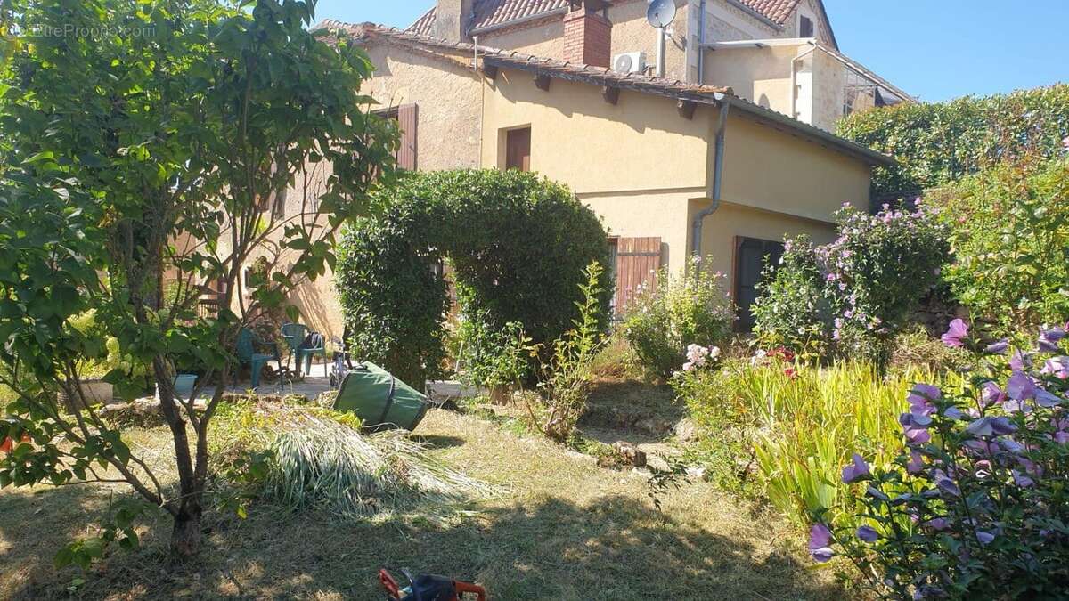 Maison à SAINT-PARDOUX-ET-VIELVIC