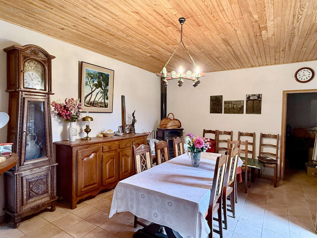 Autre à LA CAUNETTE