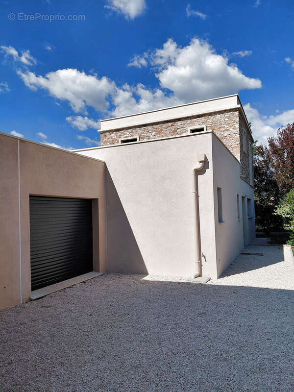 Maison à POURRIERES