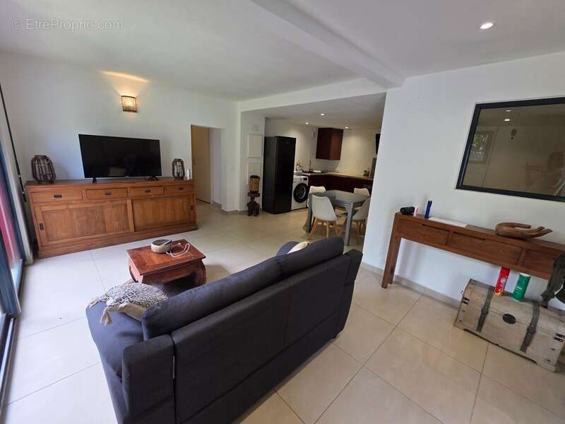 Maison à BAIE-MAHAULT