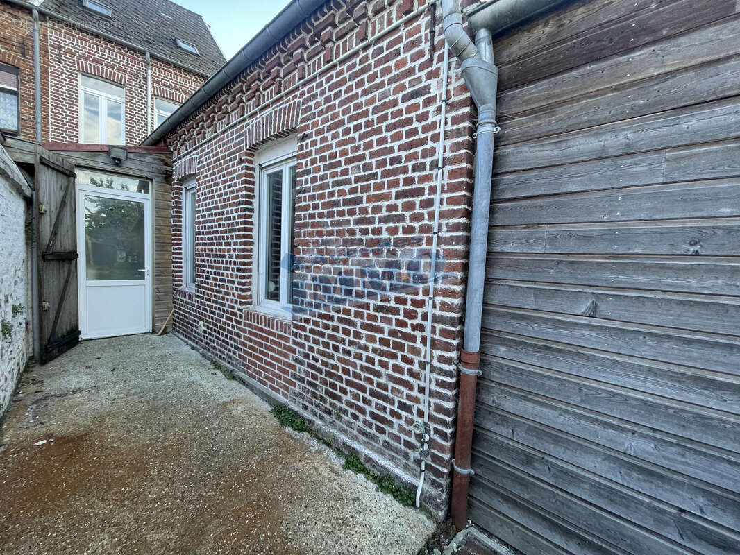 Commerce à AVESNES-LE-COMTE