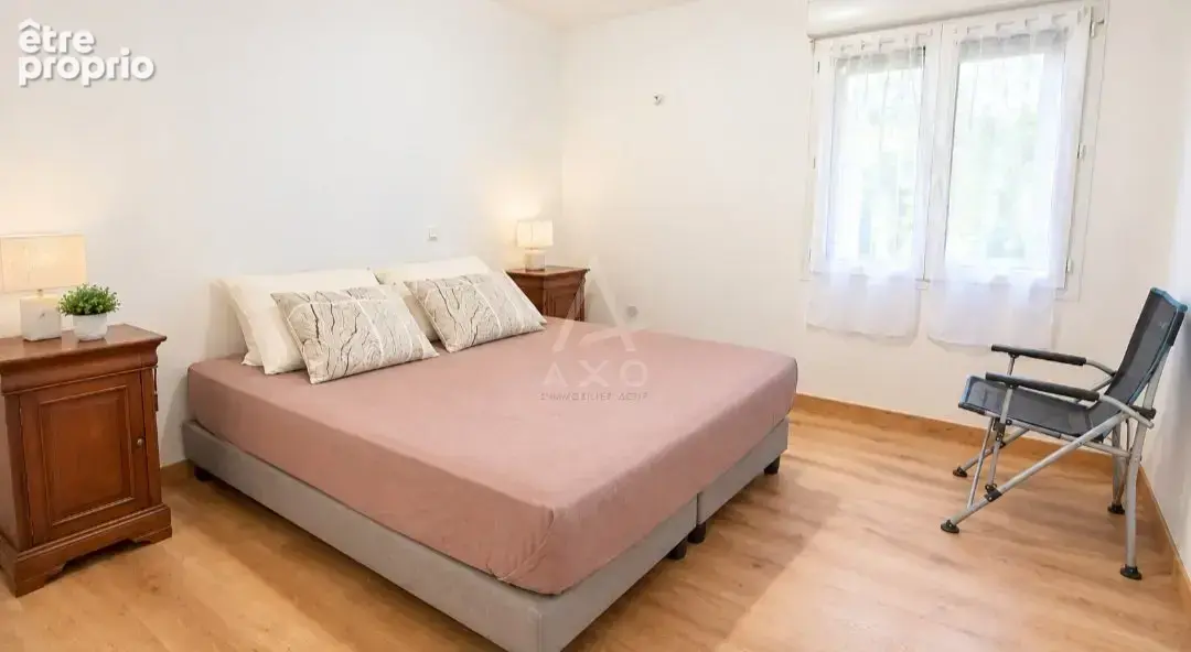 Maison de plain pied avec sous sol semi enterré - photo 13