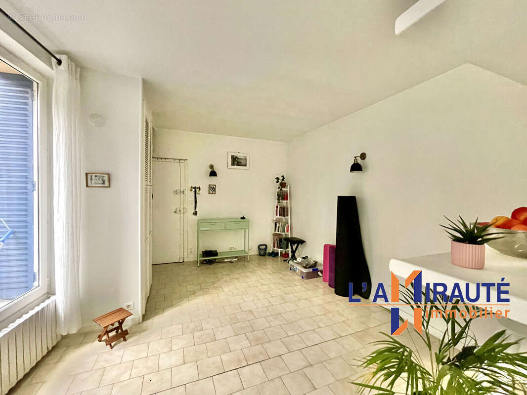 Appartement à HOUILLES