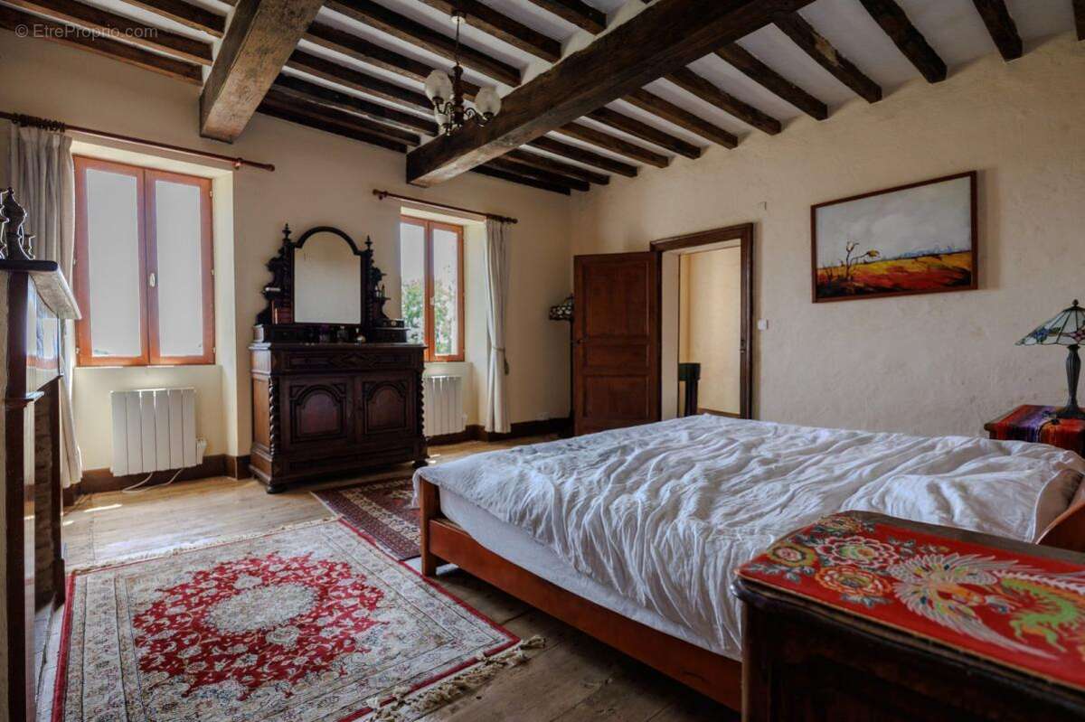 Maison à LAMOTHE-CUMONT