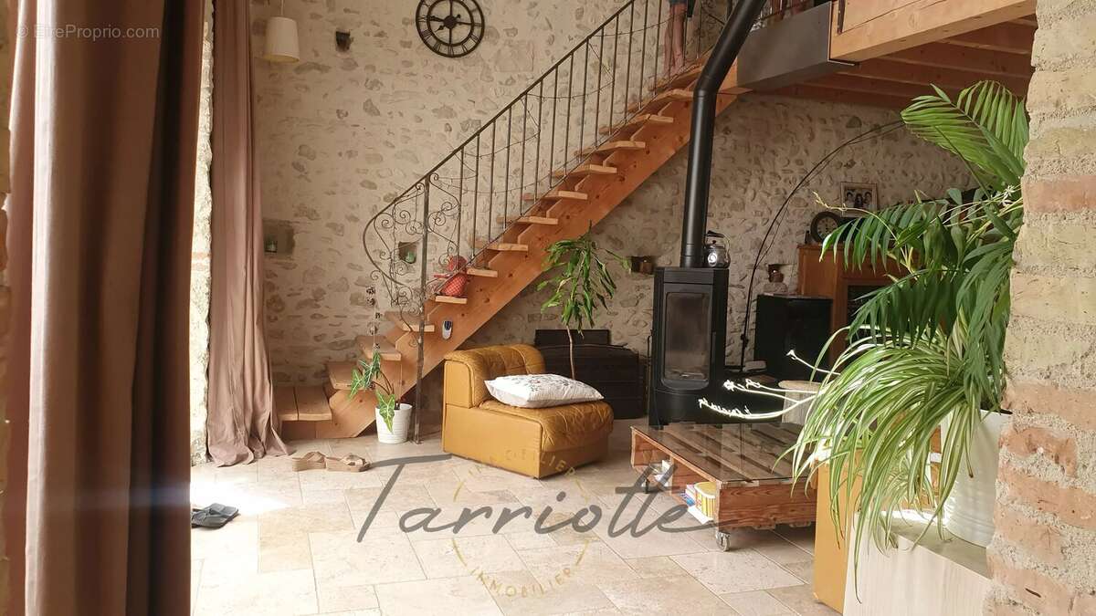 Maison à BONLIEU-SUR-ROUBION