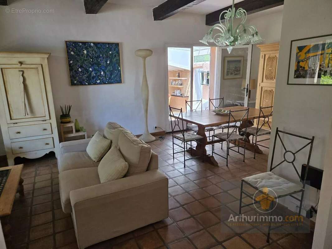 Maison à BORMES-LES-MIMOSAS