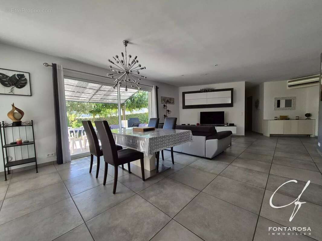 Maison à PUGET-SUR-ARGENS