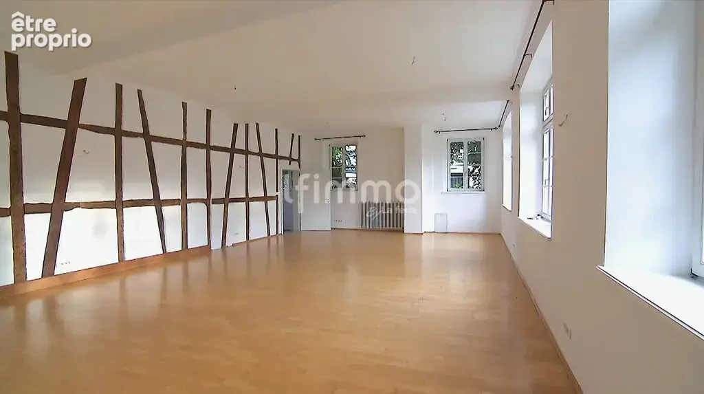 Ancienne école historique entièrement rénovée de 600 m² - photo 4