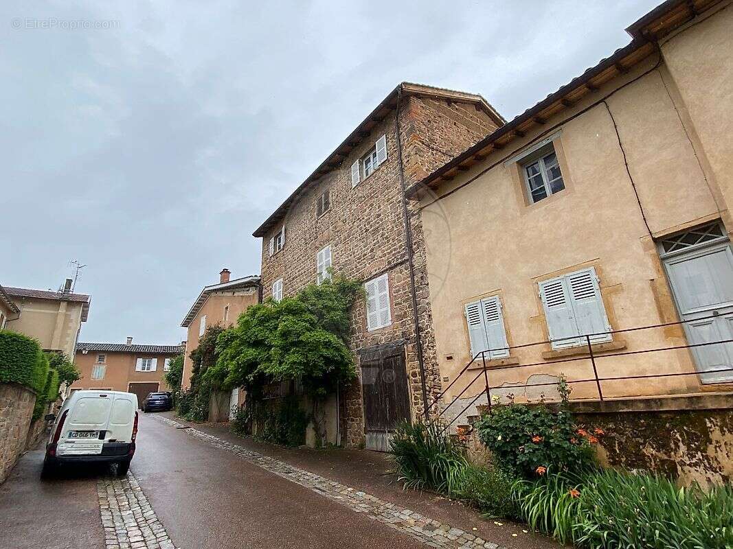 Maison à SALLES-ARBUISSONNAS-EN-BEAUJOLAIS