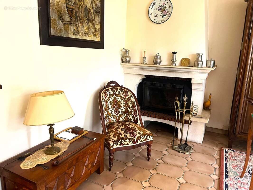 Maison à LES CLAYES-SOUS-BOIS