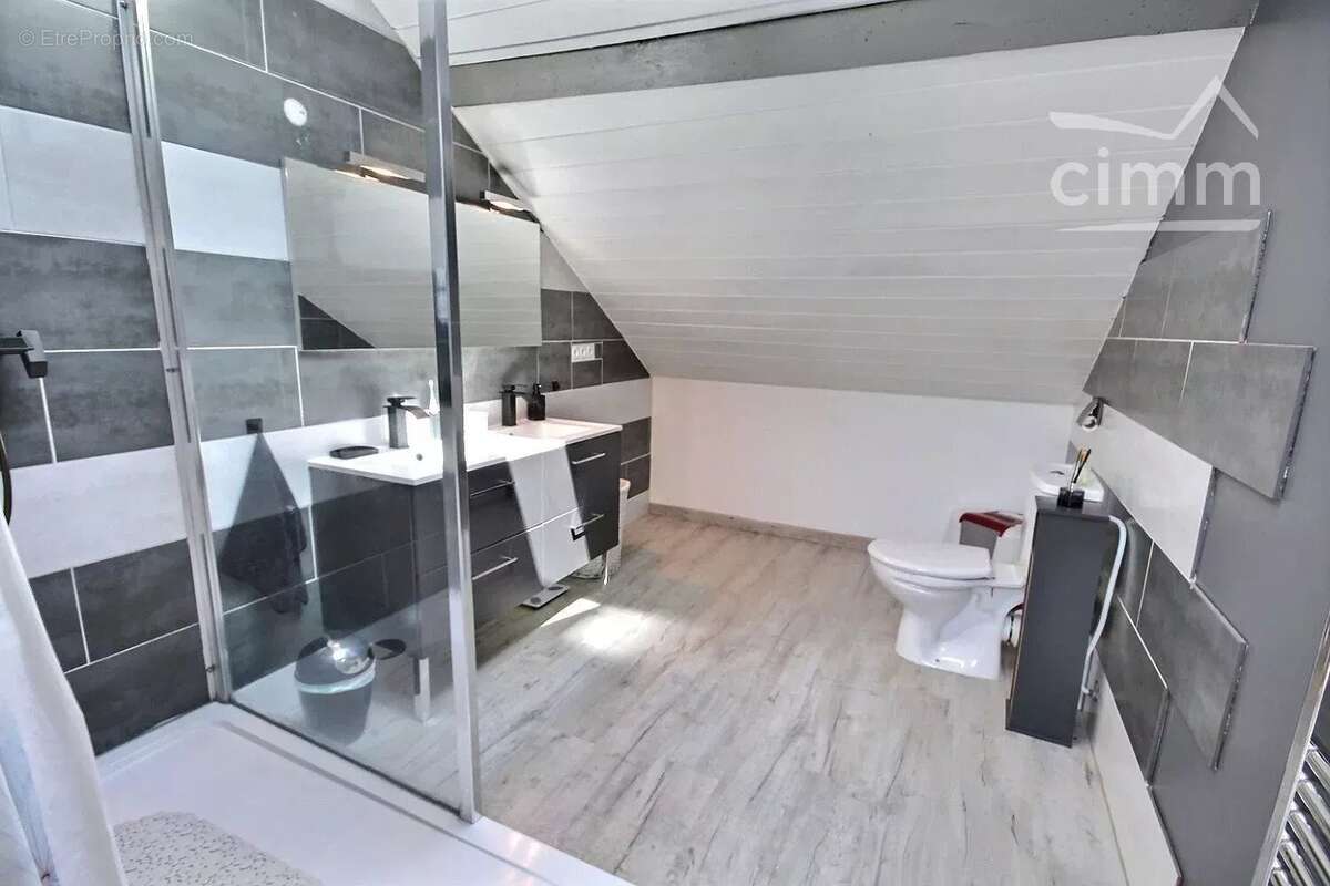 Maison à LA ROCHETTE