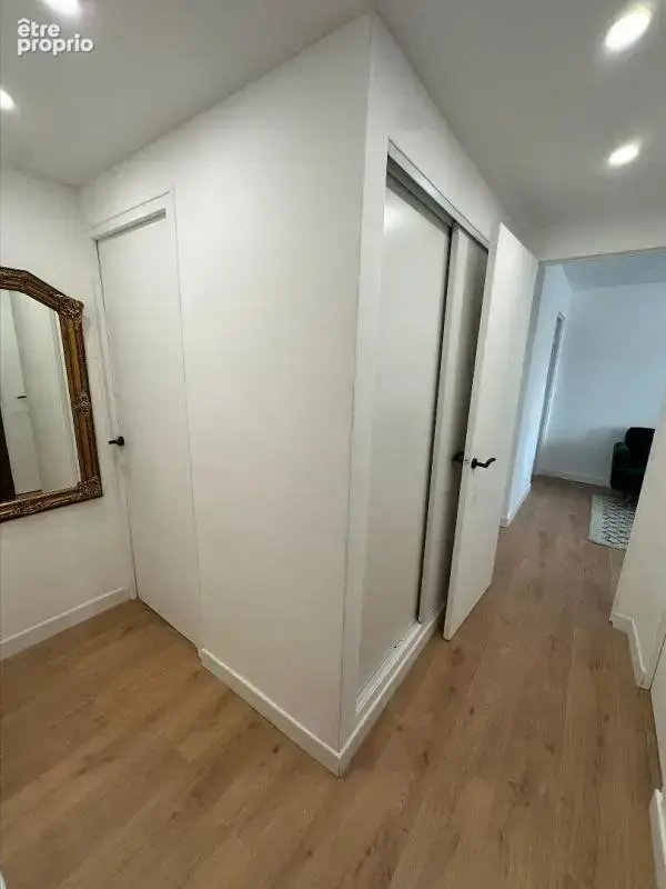 30.GARD.NIMES. Appartement traversant de 62 m² entièrement rénové. Luminosité, confort et sérénité - photo 6