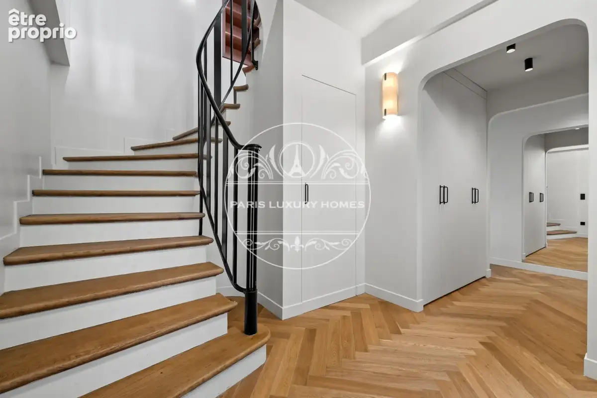 Magnifique duplex rénové avec vue à Paris 8ème ! - photo 14