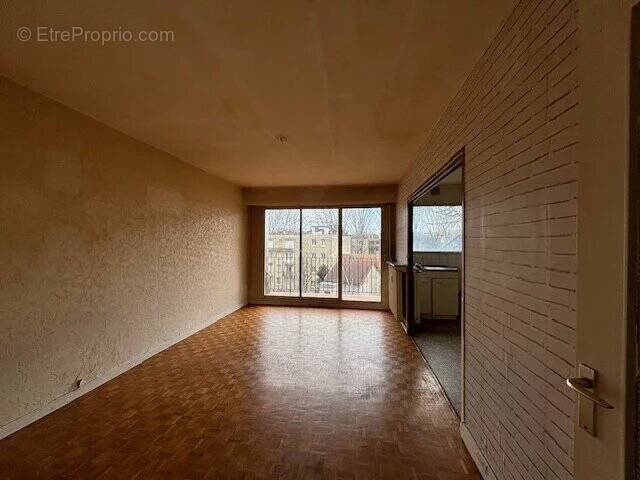 Appartement à SAINT-MAUR-DES-FOSSES