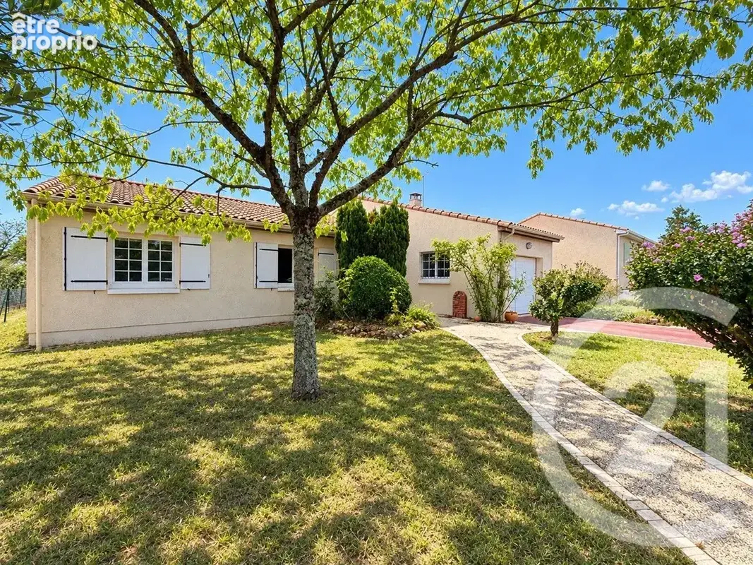 Photo Maison à Saint-Sulpice-De-Royan au prix de 327 000€