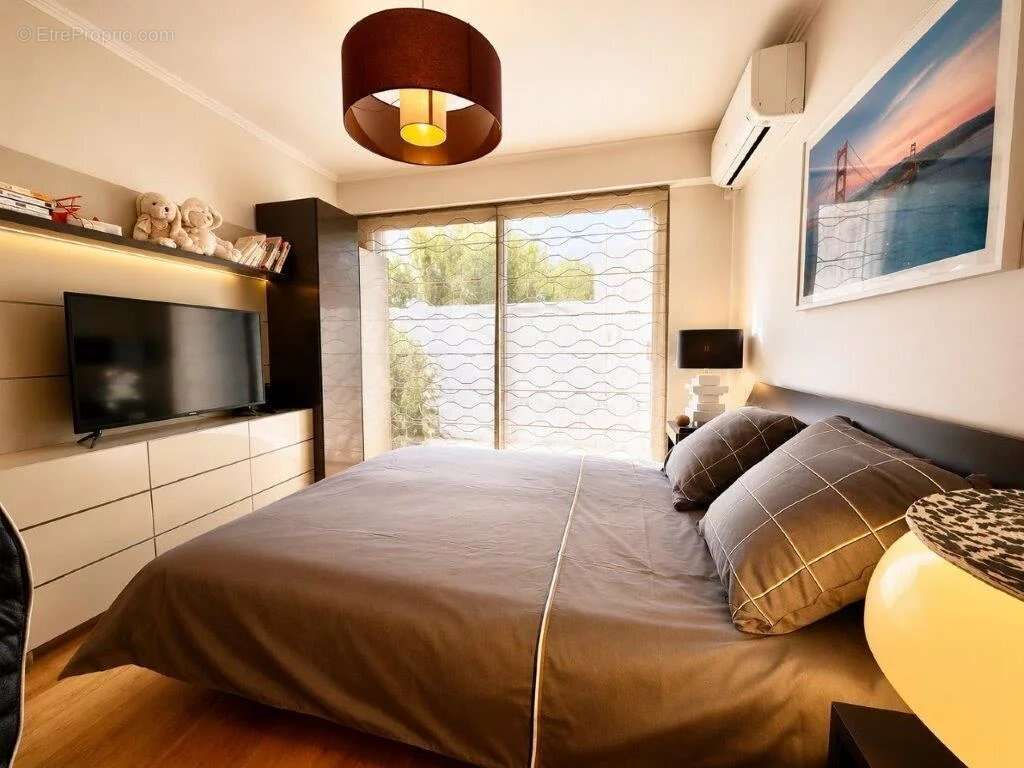 Appartement à VILLENEUVE-LOUBET