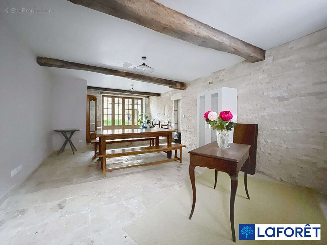 Maison à IS-SUR-TILLE