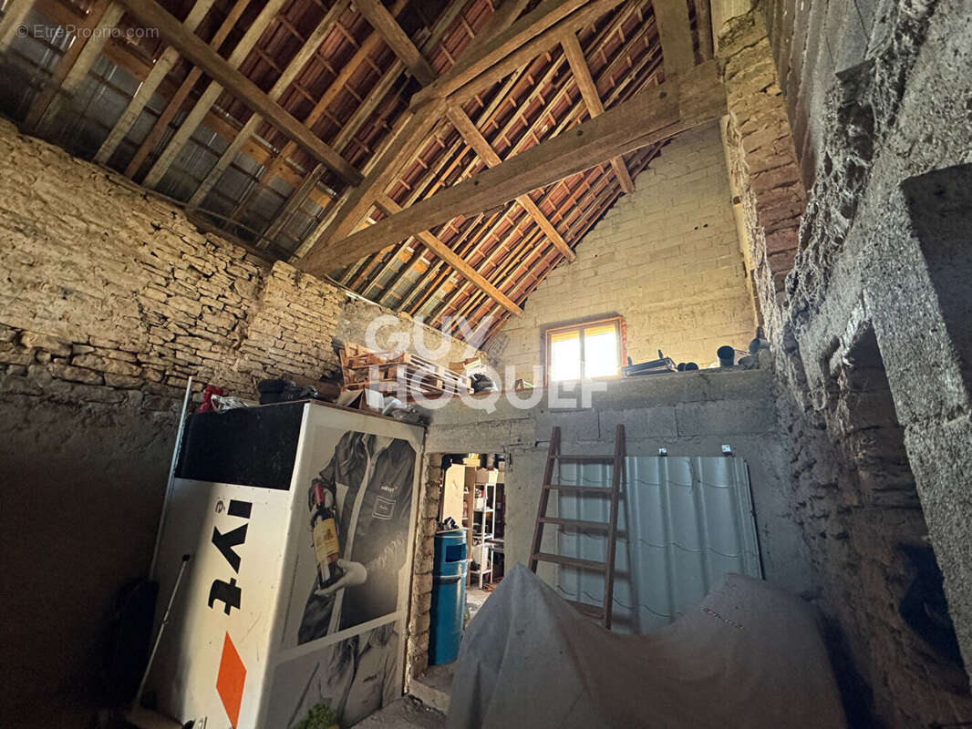 Maison à POUILLEY-FRANCAIS