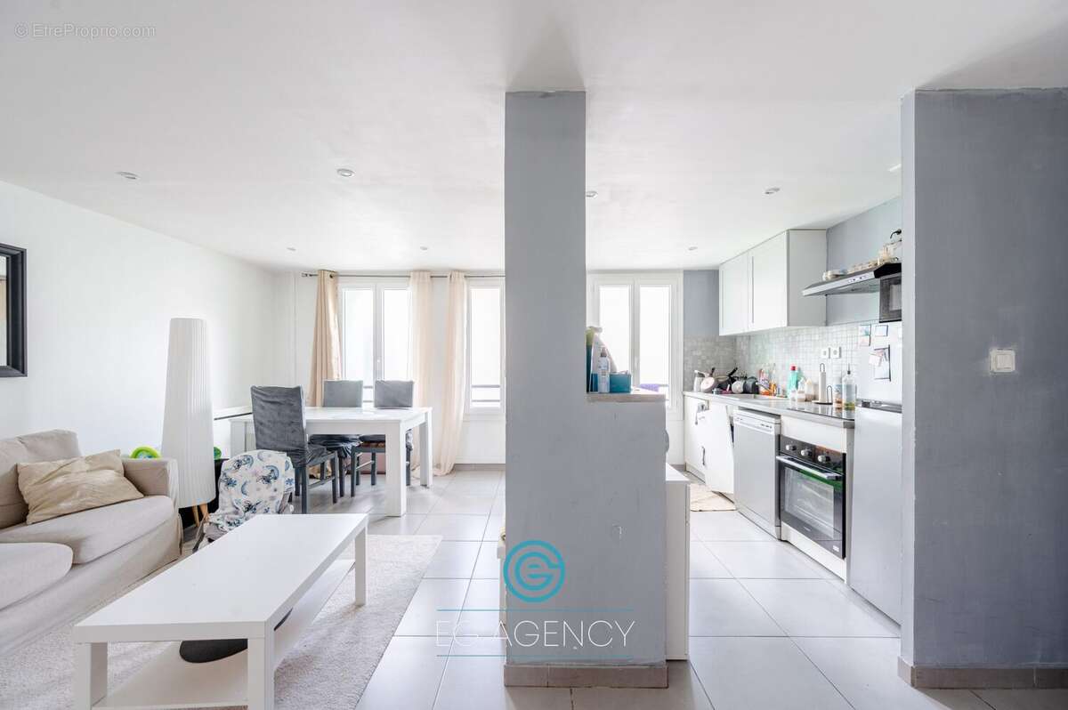 Appartement à MARSEILLE-4E