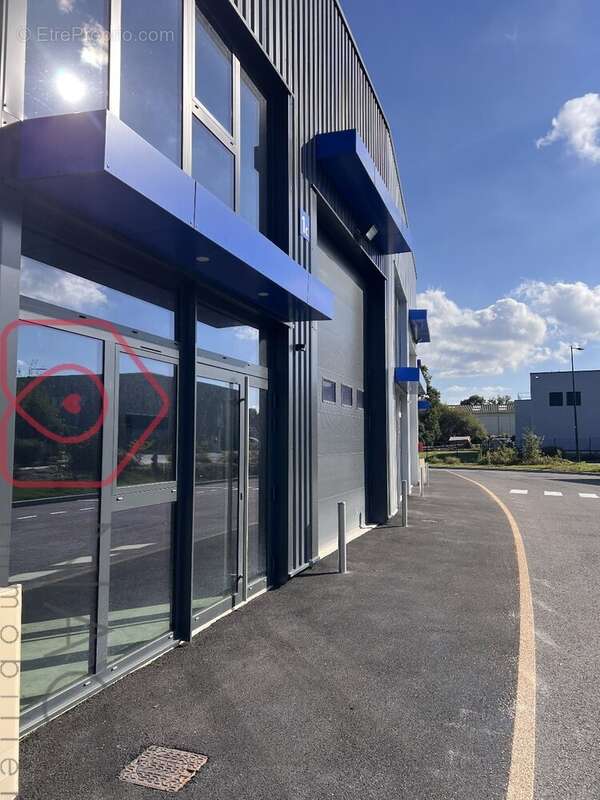 Cellule d'activité NEUVE et ISOLÉE  170 m²  emplacement stratégique Miniac-Morvan - photo 6